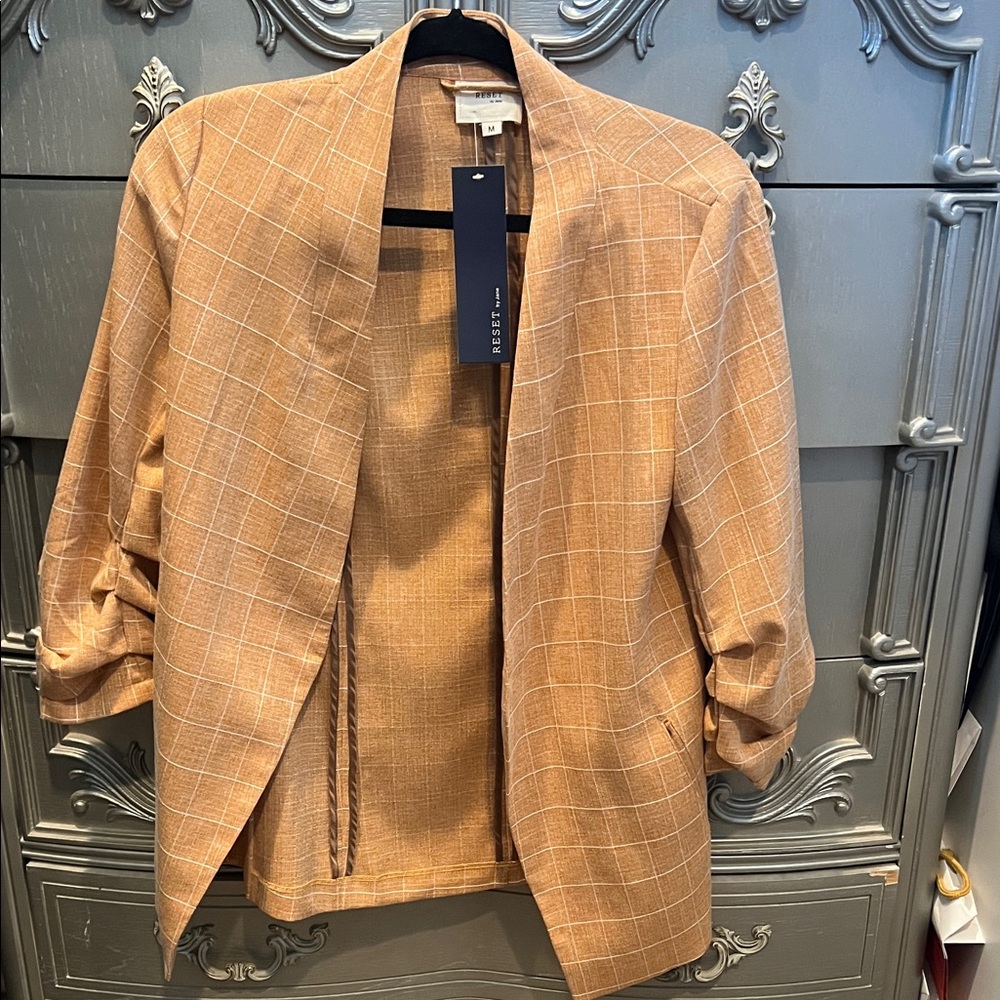Lightweight, mustard, color Blazer